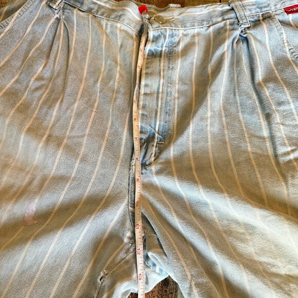 Vintage Wrangler Striped Light Blue Denim Shorts With Pleated Front & Button Clo - Picture 7 of 13